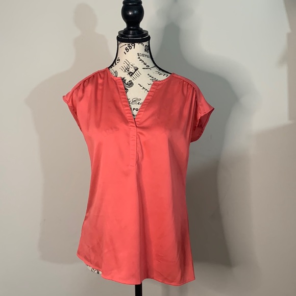 Ann Taylor Tops - ANN TAYLOR High-low V-neck Short Sleeve Nylon Top Blouse Size: S